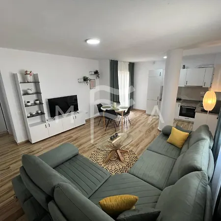 Los Locos 710 Apartment Durres