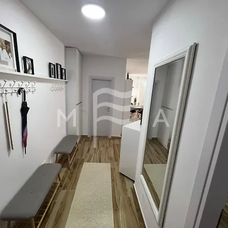 Los Locos 710 Apartment Durres