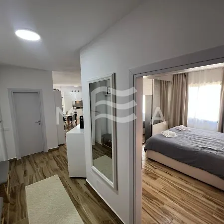 Los Locos 710 Apartment Durres