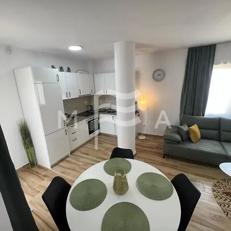 Los Locos 710 Apartment *